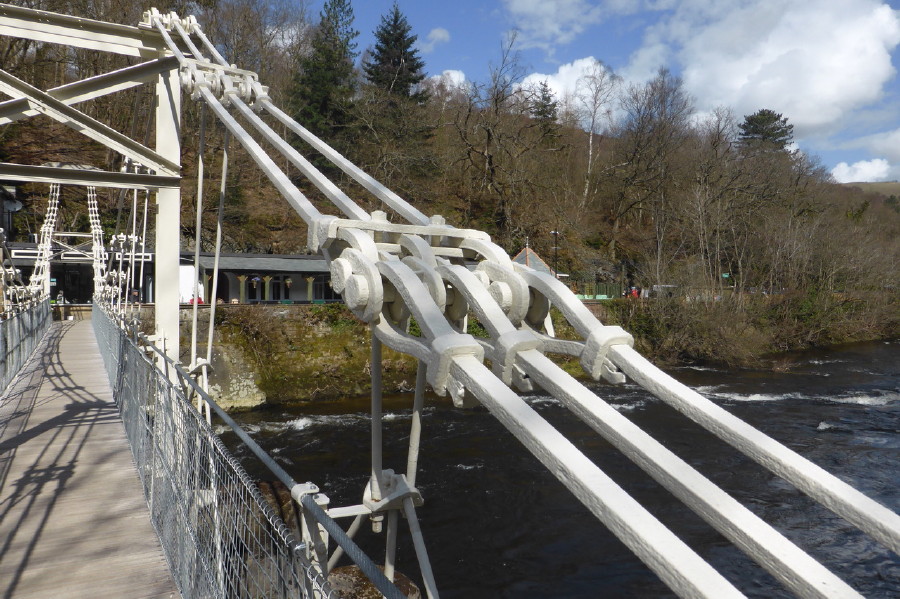 dcukberwynchainbridge3.jpg